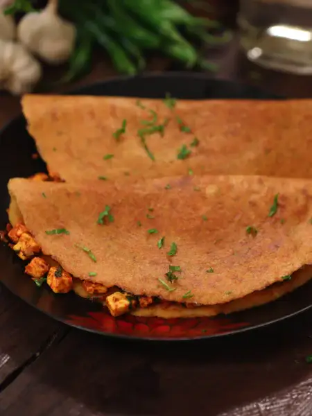 Paneer stuffed moong dal chilla