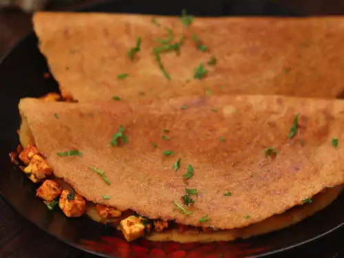Paneer stuffed moong dal chilla