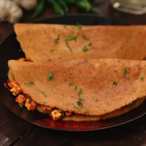 Paneer stuffed moong dal chilla