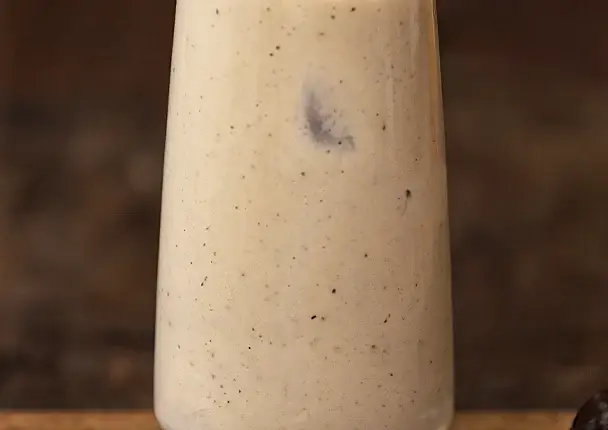 Banana almond milkshake