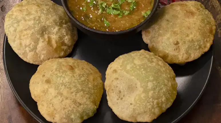 Matar Poori