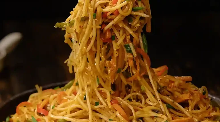 Schezwan Noodles 10 schezwan noodles